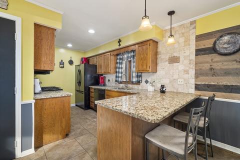 309 E Parker St, Gardner, IL 60424 photo 8