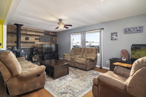 309 E Parker St, Gardner, IL 60424 photo 4