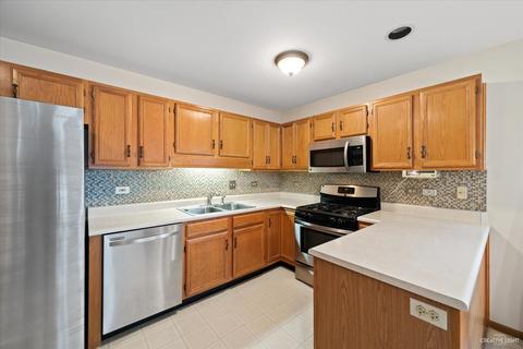 1452 Foxcroft Dr, Aurora, IL 60506 photo 6