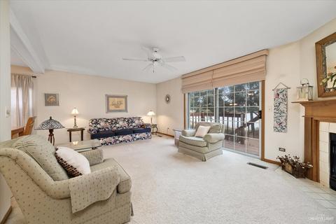 1452 Foxcroft Dr, Aurora, IL 60506 photo 4
