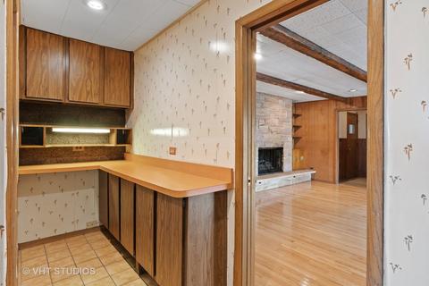 930 Huber Ln, Glenview, IL 60025 photo 8