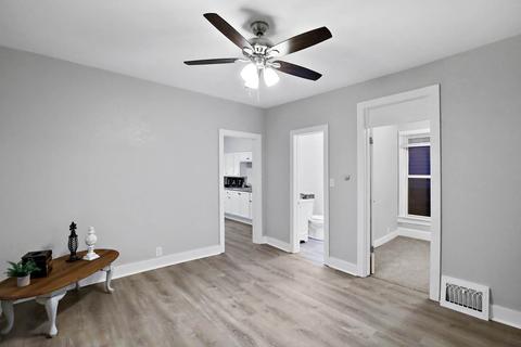 754 Grace St, Elgin, IL 60120 photo 3