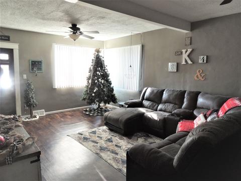 115 10th St, Peru, IL 61354 photo 4