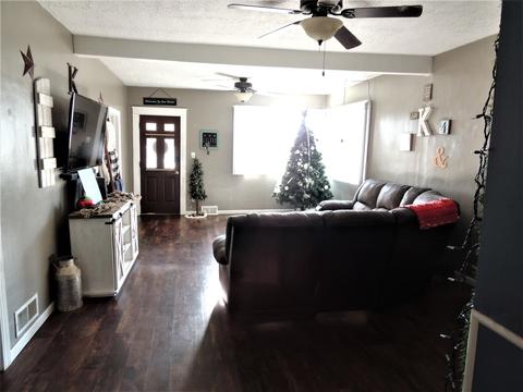 115 10th St, Peru, IL 61354 photo 3