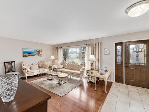 80 Dulles Rd, Des Plaines, IL 60016 photo 3