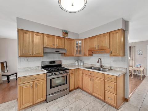 80 Dulles Rd, Des Plaines, IL 60016 photo 10