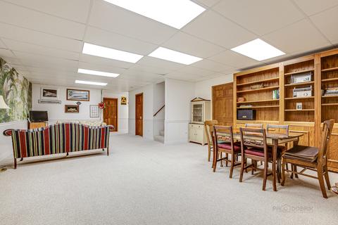 889 Willow Rd, Winnetka, IL 60093 photo 22