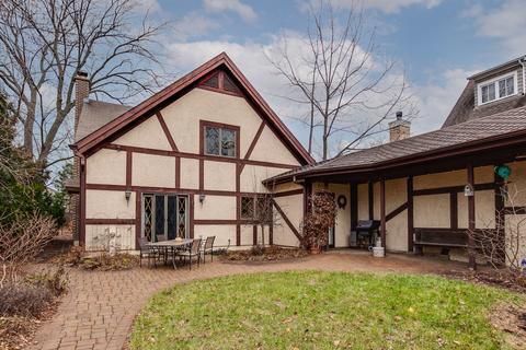889 Willow Rd, Winnetka, IL 60093 photo 1