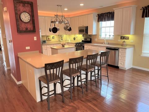 5905 Leeds Rd, Hoffman Estates, IL 60192 photo 6