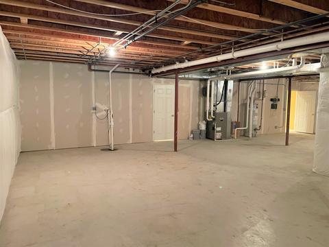 5905 Leeds Rd, Hoffman Estates, IL 60192 photo 16