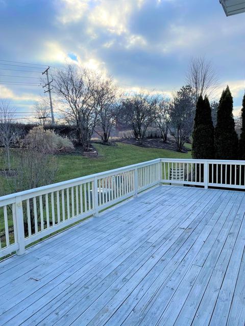 5905 Leeds Rd, Hoffman Estates, IL 60192 photo 17