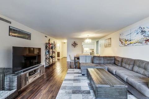 201 E Chestnut St #7F, Chicago, IL 60610 photo 8