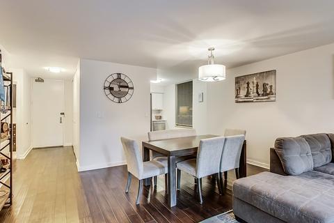 201 E Chestnut St #7F, Chicago, IL 60610 photo 12