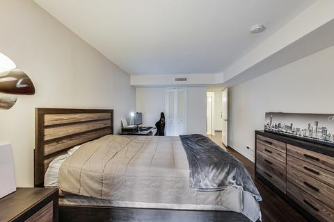 201 E Chestnut St #7F, Chicago, IL 60610 photo 17