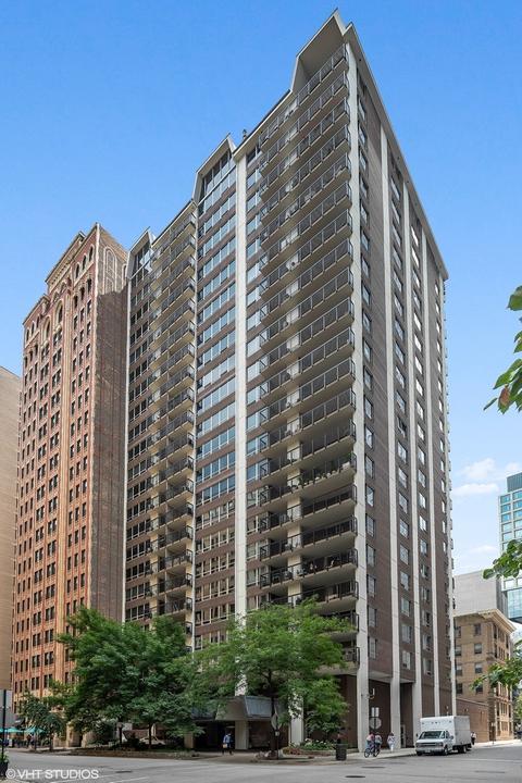201 E Chestnut St #7F, Chicago, IL 60610 photo 1