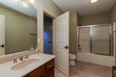 41 Stonebrook Ct, Bloomington, IL 61704 photo 40
