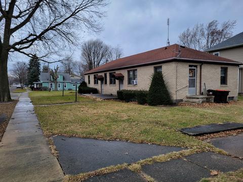 415 E Topeka St, Toluca, IL 61369 photo 2