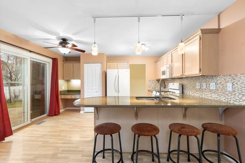 425 Summersweet Ln, Bartlett, IL 60103 photo 8