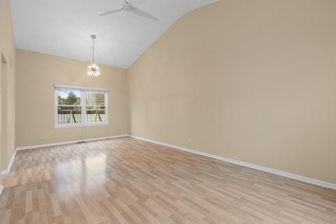 425 Summersweet Ln, Bartlett, IL 60103 photo 4
