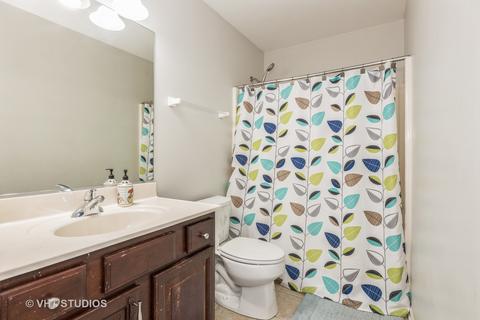935 Riverstone Dr, Aurora, IL 60502 photo 18