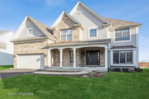 935 Riverstone Dr, Aurora, IL 60502 photo 1
