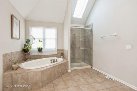 935 Riverstone Dr, Aurora, IL 60502 photo 12