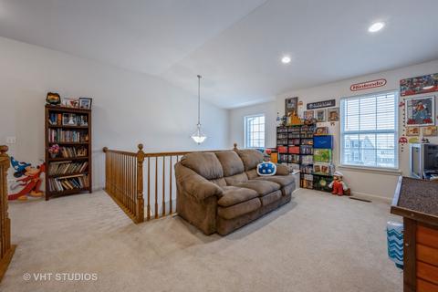 582 Limerick Dr, Elgin, IL 60123 photo 16
