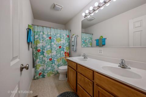 582 Limerick Dr, Elgin, IL 60123 photo 13