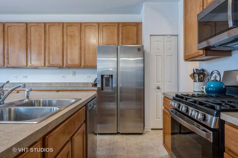 582 Limerick Dr, Elgin, IL 60123 photo 6