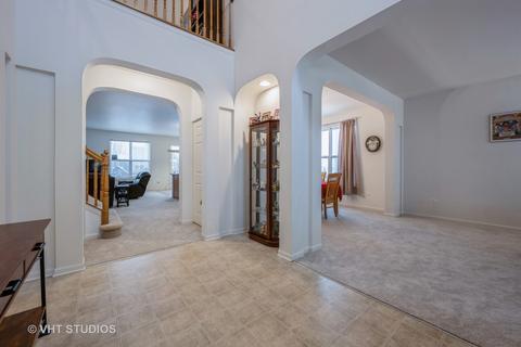 582 Limerick Dr, Elgin, IL 60123 photo 4