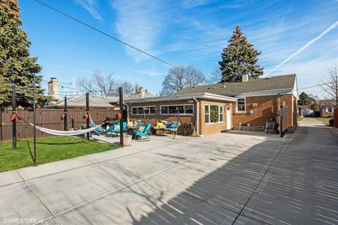 1216 N Irving Ave, Berkeley, IL 60163 photo 2