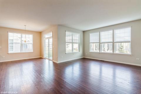 2620 Drexel Dr, Naperville, IL 60564 photo 2