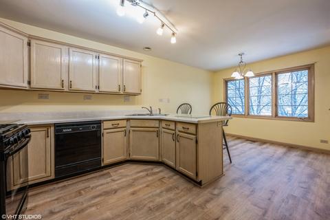 942 Ascot Dr, Elgin, IL 60123 photo 4
