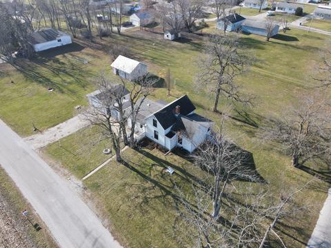 816 Masso St, Chenoa, IL 61726 photo 2