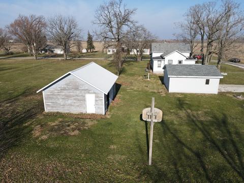 816 Masso St, Chenoa, IL 61726 photo 9
