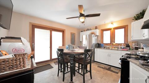 100 Filip St, Algonquin, IL 60102 photo 4