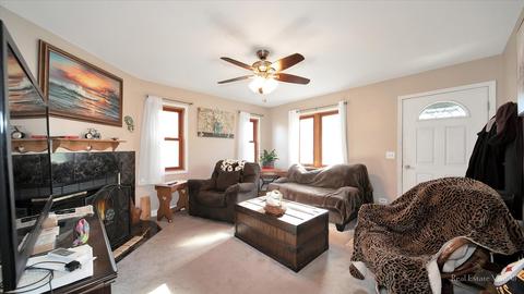 100 Filip St, Algonquin, IL 60102 photo 3