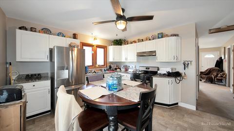 100 Filip St, Algonquin, IL 60102 photo 5