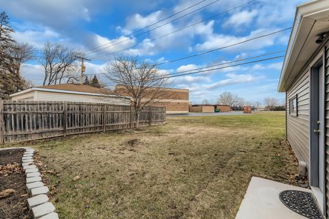 577 E Merle Ln, Wheeling, IL 60090 photo 22