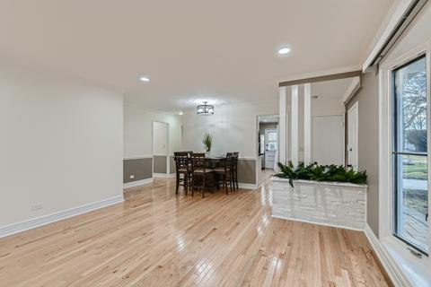 577 E Merle Ln, Wheeling, IL 60090 photo 4