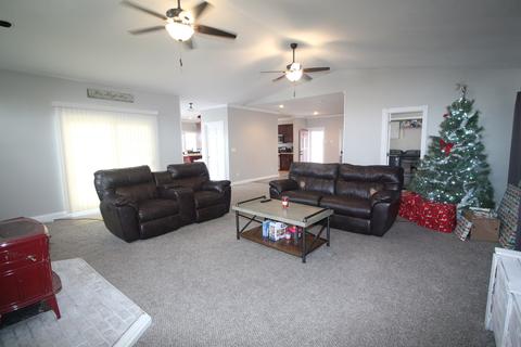 416 Mason St, Chenoa, IL 61726 photo 9