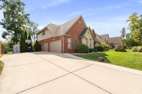 383 Edgewater Dr, Morris, IL 60450 photo 2