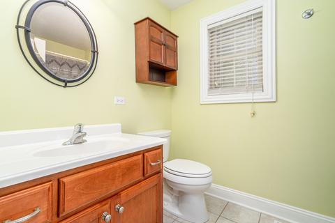 716 E 11th St, Lockport, IL 60441 photo 16