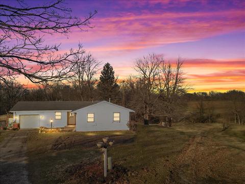 1517 Six Points Rd, Bloomington, IL 61701 photo 1