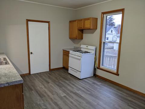 944 Empire St, Freeport, IL 61032 photo 7