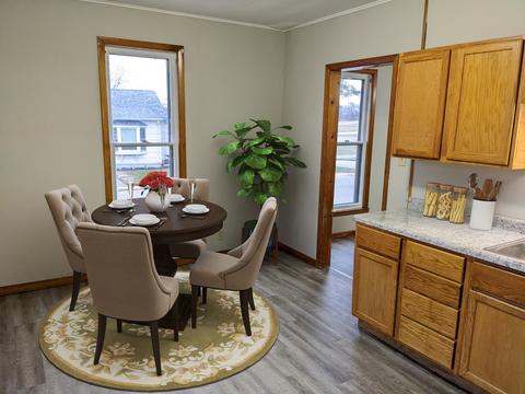 944 Empire St, Freeport, IL 61032 photo 6