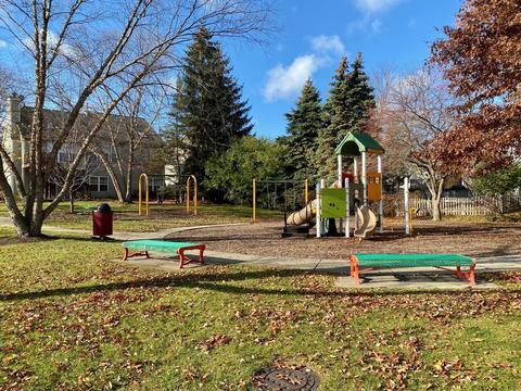 920 Adderly Ln, Gurnee, IL 60031 photo 12