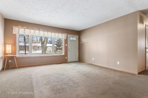 1202 Clover Ln, Mchenry, IL 60051 photo 4