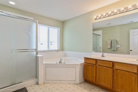 223 Lillian Pl, Bartlett, IL 60103 photo 13