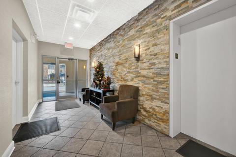 1675 Mill St #504, Des Plaines, IL 60016 photo 6